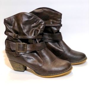 UEC Mountain Creek Brown ankle booties